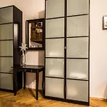 Colonial Ruterra 2Bdr Apartment